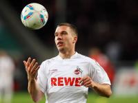 开云体育在线-字母哥狂砍50+率雄鹿高歌猛进，上海男篮鏖战险胜吉林显韧性