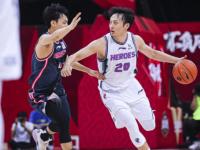 开云APP-山东队击败深圳，锁定季后赛资格