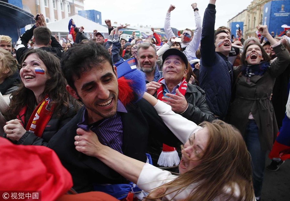 俄罗斯球员跳槽西班牙球队引发热议 俄罗斯球员跳槽西班牙球队引发热议