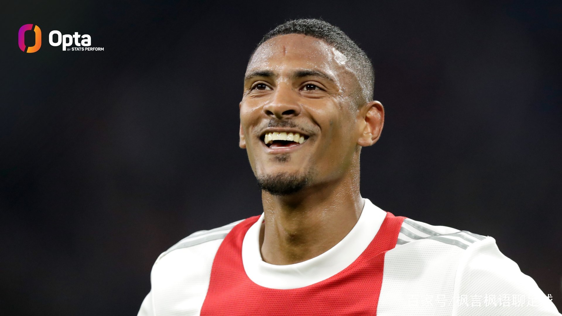 包含阿贾克斯逆转尤文图斯，创造历史纪录的词条