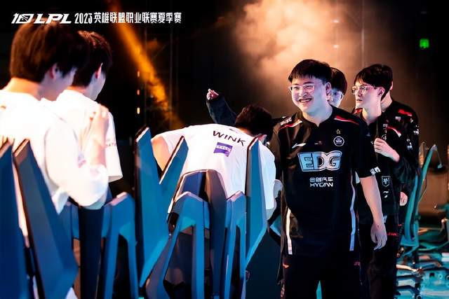 劲敌对决意味着惊险刺激，胜负难分的简单介绍