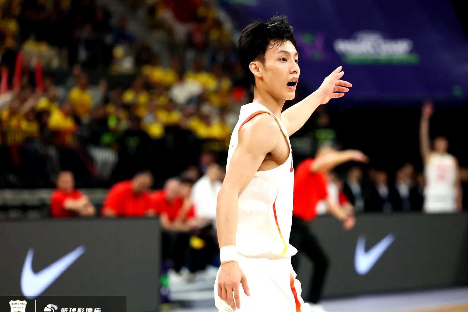 广州队绝杀76人，高诗岩点燃赛场的简单介绍