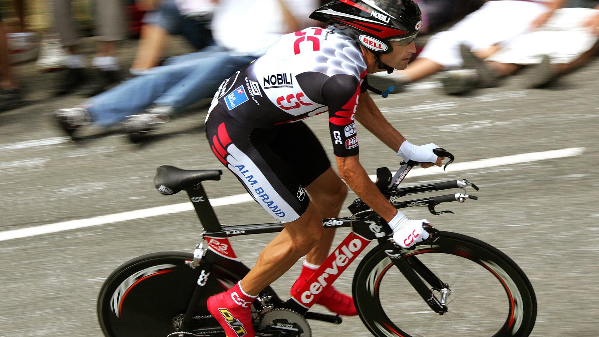 魔术正面击溃猛龙，拉文在年度焦点之战接管比赛