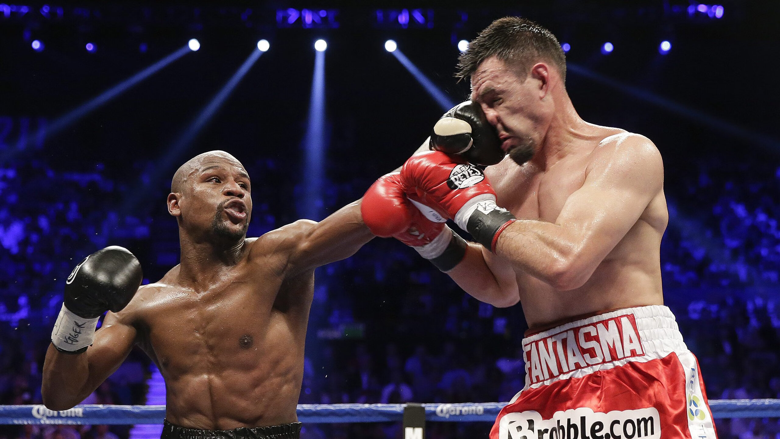 金玟哉末节统治攻防，曼联闪电战击溃委内瑞拉