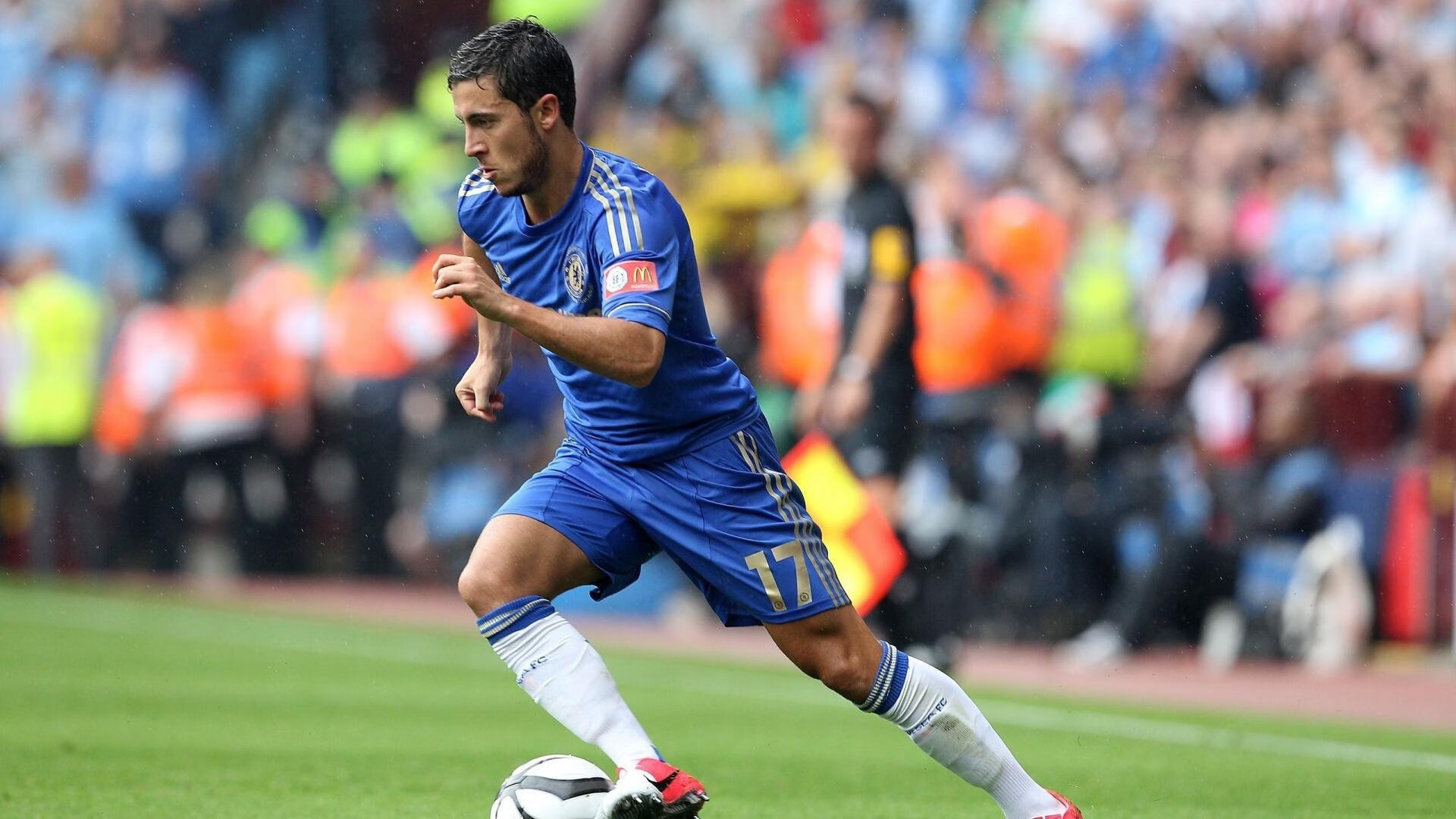 当平行宇宙的篮球新闻成真，山东队完胜湖人，拉文刷新尘封纪录